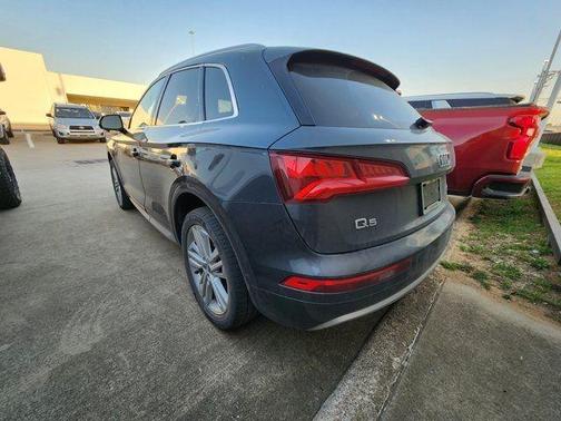Manhattan Gray Metallic 2018 Audi Q5 2.0T Premium Plus