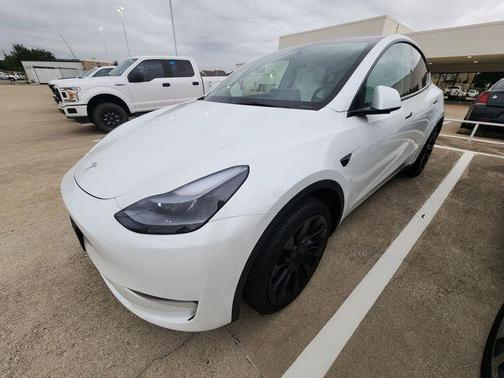 White 2025 Tesla Model Y Long Range