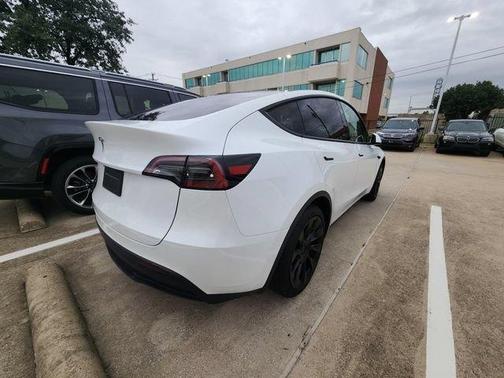 Pearl White Multi 2025 Tesla Model Y Long Range