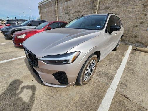 2025 Volvo XC60 B5 Core