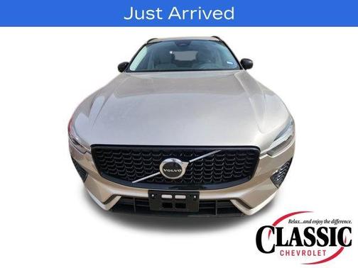 2025 Volvo XC60 B5 Core