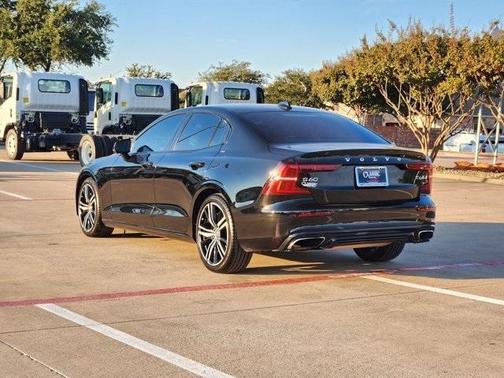 2019 Volvo S60 T6 R-Design