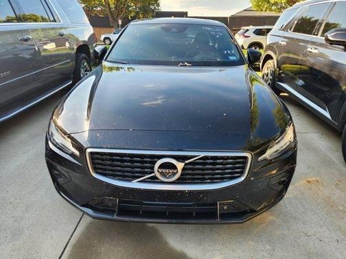 2019 Volvo S60 T6 R-Design