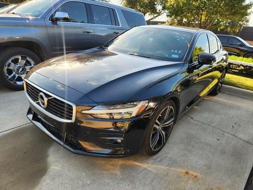 2019 Volvo S60 T6 R-Design