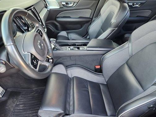 2019 Volvo S60 T6 R-Design