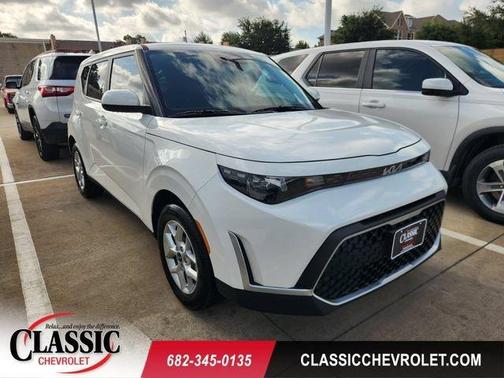 Snow White Pearl 2025 Kia Soul LX