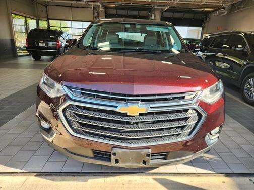 Black Currant Metallic 2018 Chevrolet Traverse LT Cloth