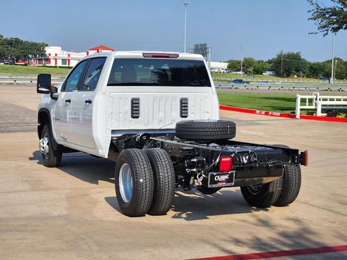 2026 Chevrolet Silverado 3500 WT