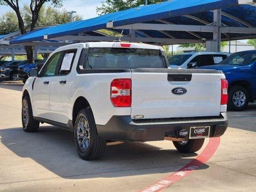 Oxford White 2025 Ford Maverick XLT