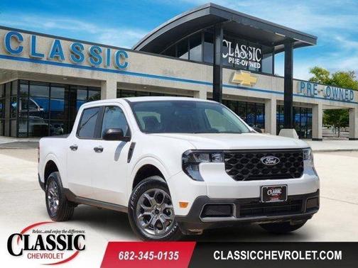 Oxford White 2025 Ford Maverick XLT