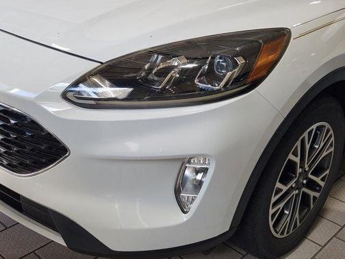 Oxford White 2020 Ford Escape SEL