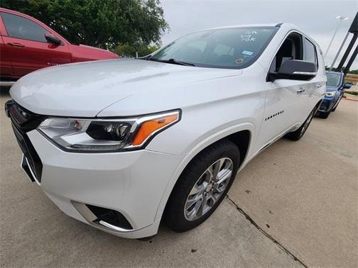 Iridescent Pearl Tricoat 2019 Chevrolet Traverse Premier