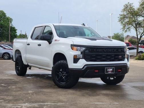 Summit White 2023 Chevrolet Silverado 1500 Custom Trail Boss