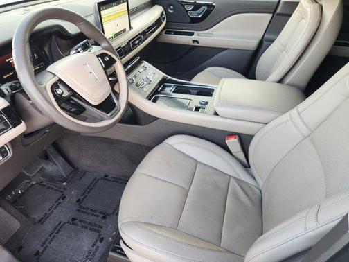 White 2021 Lincoln Aviator Reserve AWD