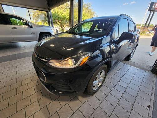 Mosaic Black Metallic 2020 Chevrolet Trax LT