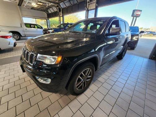 Diamond Black 2022 Jeep Grand Cherokee WK Limited