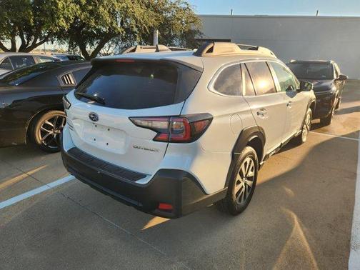 Crystal White Pearl 2025 Subaru Outback Premium