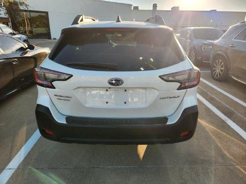 Crystal White Pearl 2025 Subaru Outback Premium