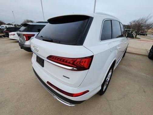 2023 Audi Q7 55 Premium Plus