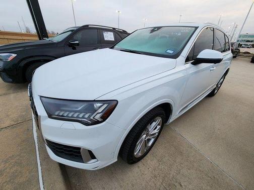 2023 Audi Q7 55 Premium Plus