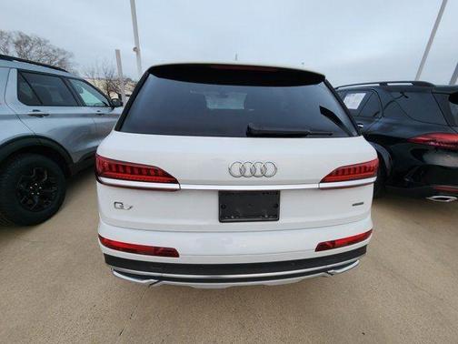 2023 Audi Q7 55 Premium Plus