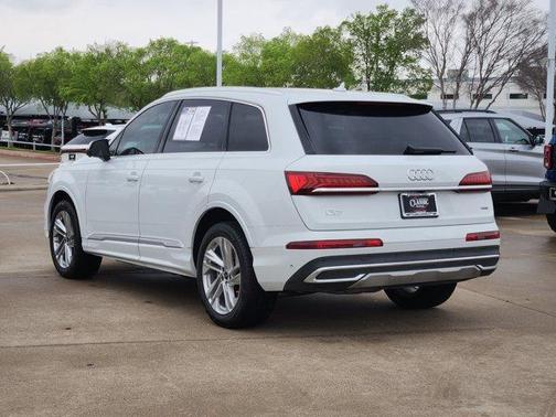 2023 Audi Q7 55 Premium Plus