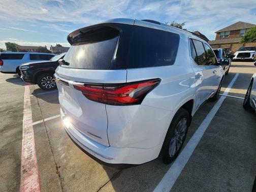 Summit White 2023 Chevrolet Traverse Premier