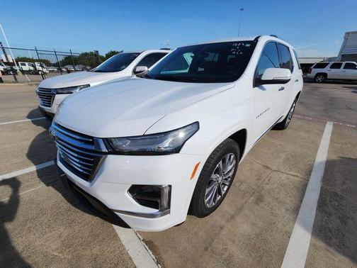 Summit White 2023 Chevrolet Traverse Premier