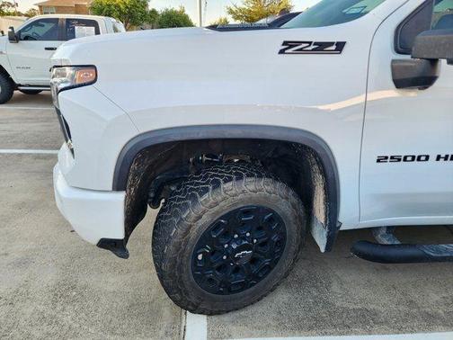 Summit White 2024 Chevrolet Silverado 2500 LT