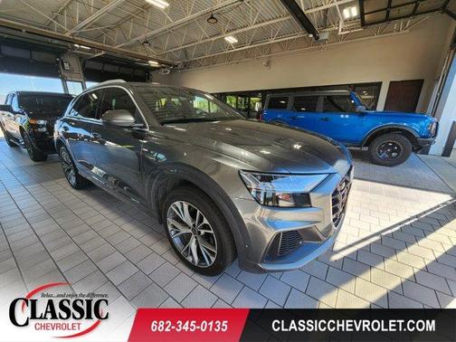 Daytona Gray Pearl Effect 2023 Audi Q8 55 Premium Plus