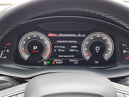 Daytona Gray Pearl Effect 2023 Audi Q8 55 Premium Plus