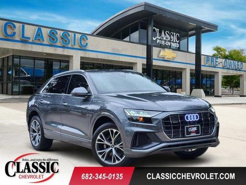 Daytona Gray Pearl Effect 2023 Audi Q8 55 Premium Plus