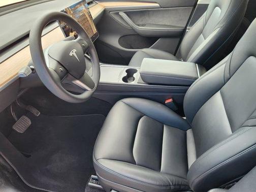 2025 Tesla Model Y Long Range