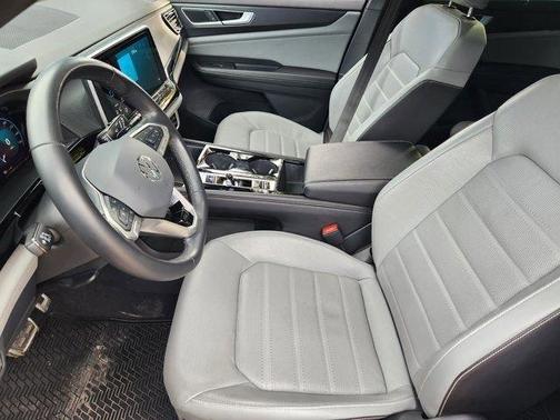 2024 Volkswagen Atlas Cross Sport 2.0T SEL R-Line