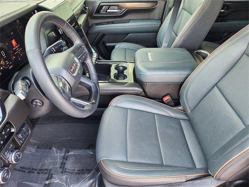 Onyx Black 2025 GMC Yukon AT4