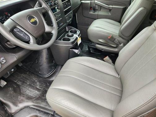 2025 Chevrolet Express 3500 LS