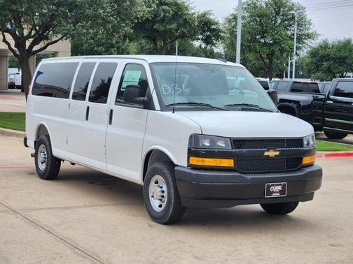2025 Chevrolet Express 3500 LS