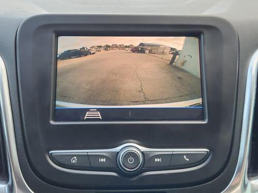 Silver Ice Metallic 2021 Chevrolet Equinox 1LT