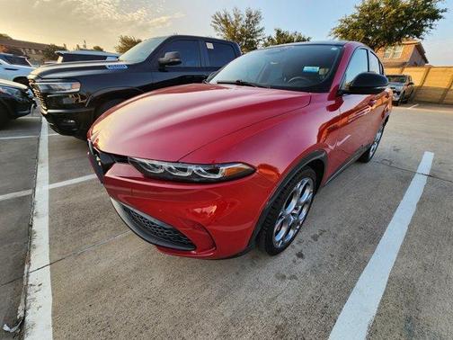 Rosso 2024 Alfa Romeo Tonale Veloce