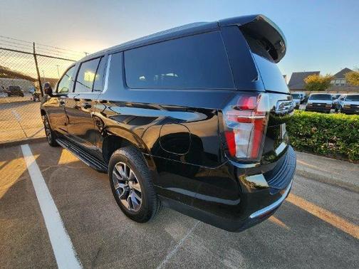 Black 2022 Chevrolet Suburban LT