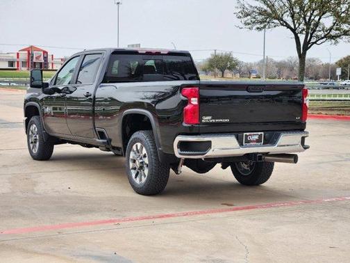 2025 Chevrolet Silverado 3500 LT