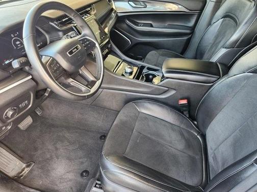 2022 Jeep Grand Cherokee L Laredo