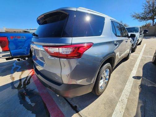 2020 Chevrolet Traverse LT Cloth