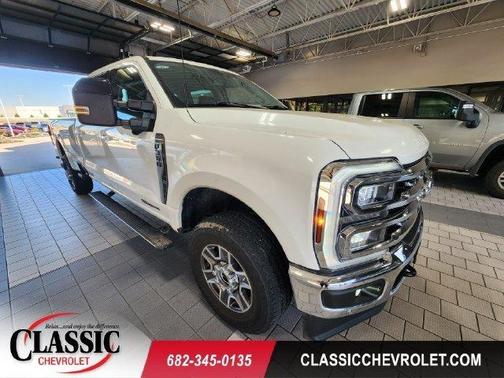 White Metallic 2024 Ford F-350 Lariat Super Duty