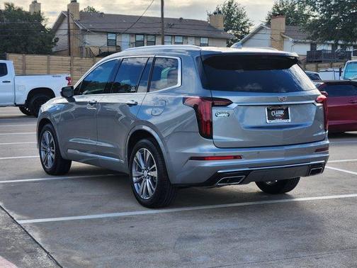 Silver Metallic 2025 Cadillac XT6 Premium Luxury FWD