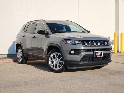 2023 Jeep Compass Latitude Lux