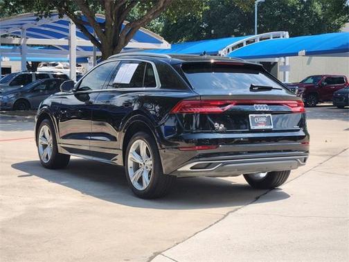 Mythos Black Metallic 2022 Audi Q8 55 Premium Plus