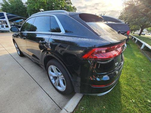 Mythos Black Metallic 2022 Audi Q8 55 Premium Plus