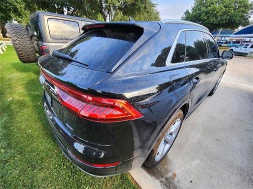 Mythos Black Metallic 2022 Audi Q8 55 Premium Plus