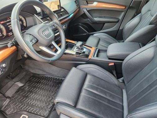 2022 Audi Q5 45 S line Prestige